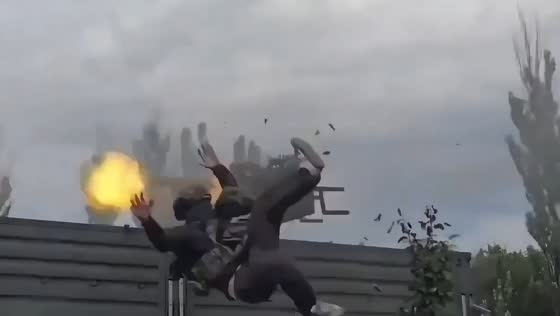 Machine gun spins operator to the ground during training in Russia