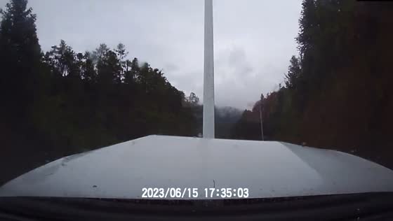 Reckless white SUV causes collision with street lightin Jiangxi Province, China