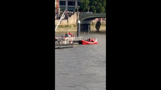 Metropolitan Police boat crashes into Westminster Bridge during emergency response in London, UK
