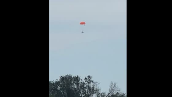 Drone with parachute spotted over Kaspiysk amidst Russia-Ukraine conflict