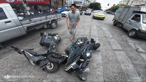 Motorcycle collision at intersection in Fujian, China
