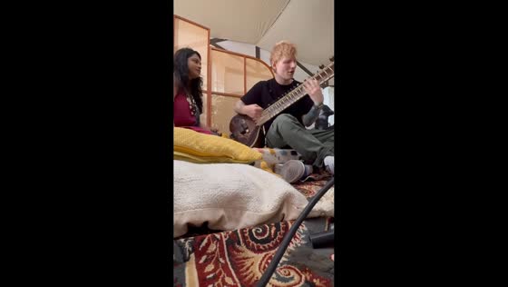 Ed Sheeran plays sitar for the first time and sings along in Mumbai, India