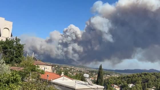 Major wildfire rages in Attica, Greece