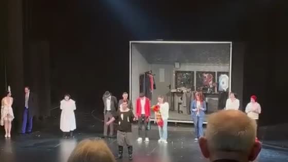 Actor in Ulan-Ude theater cuts his veins on stage in protest