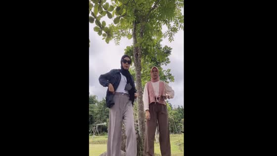 Oops! dancing mishap on TikTok: Awreen takes a tumble after noticing a rock too late