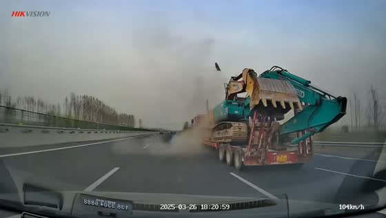 Truck wheel explodes in the middle of the road in Hebei, China