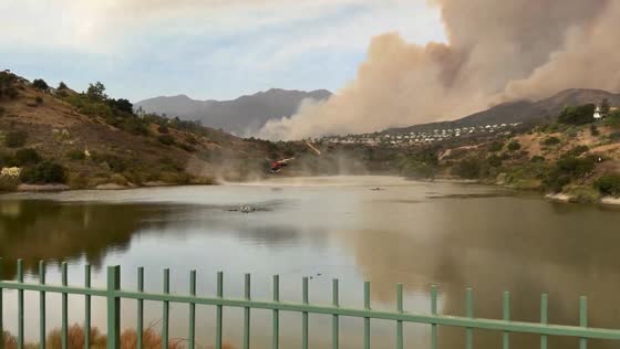 Video shows Airport Fire burning in distance from Dove Canyon, California