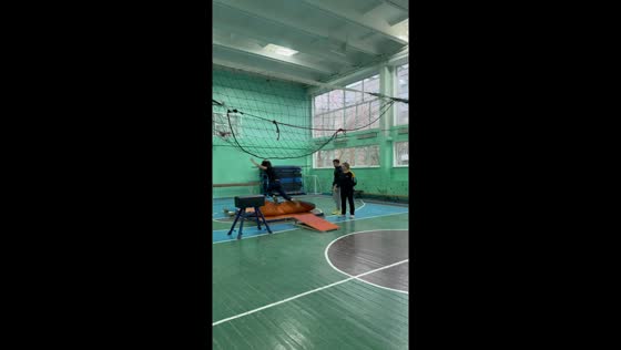 Man trips on safety mat while attempting jump in Perm. Russia