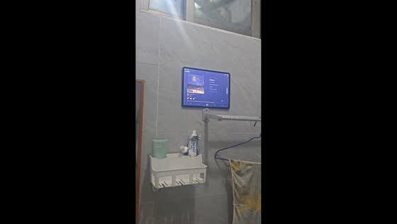 Wall-mounted monitor falls unexpectedly inside restroom in Hainan, China