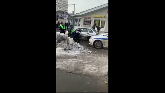 Zelenograd driver rams police car in failed escape attempt