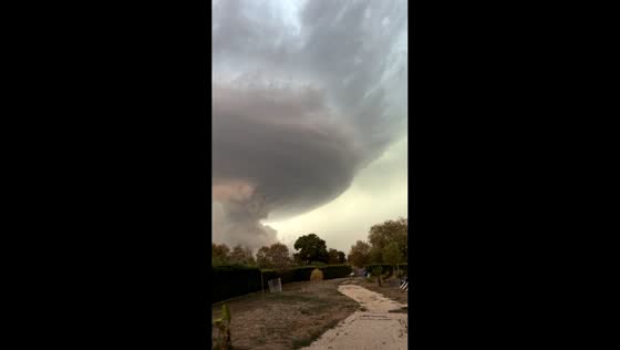 Massive supercell cloud forms during severe weather outbreak in France