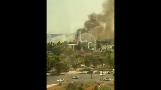 Wildfire near Oceanogràfic sends towering smoke in Valencia, Spain