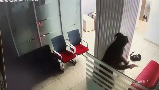  Attempted bank robbery in St. Petersburg with pepper spray and pistol
