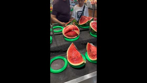 Unusual peeled watermelon with face draws attention in Liaoning, China