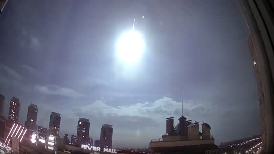 Mystery flash in the sky over Kiev: Ukrainian military denies Russian involvement, NASA denies satellite fall