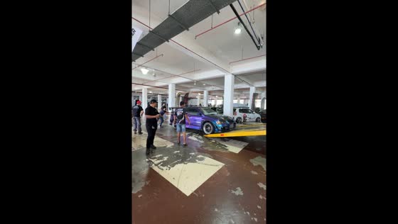 Car mishap: tow truck blunder caught on camera