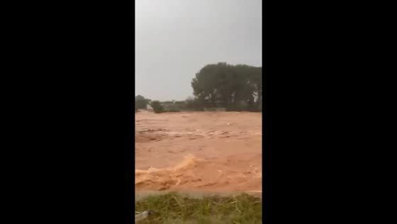 Torrential rain triggers powerful flash flood in Masdenverge, Spain