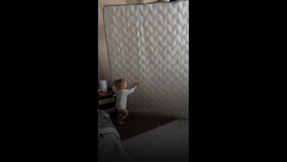 Mattress falls over child during playtime in Moscow, Russia
