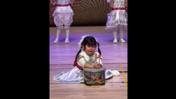 Child cries during kindergarten presentation in South Korea