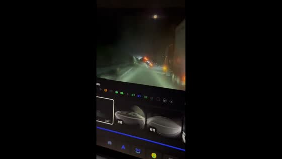 High-speed crash involving motorcycle on highway in Jiangsu, China