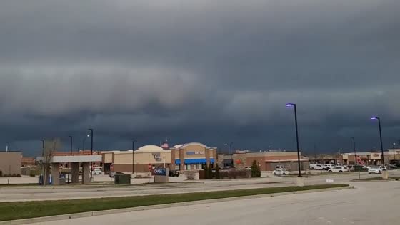 Massive shelf cloud forms over in Wentzville, Missouri. USA