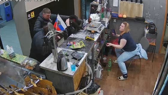 Man attacks women in Russian bar