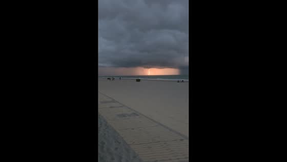 Massive shelf cloud sweeps toward Garden City beach as thunderstorms approach South Carolina, USA
