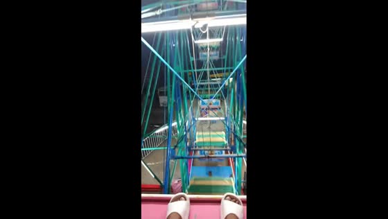 Terrifying moment power outage strands man at top of Ferris wheel in Lobo, Batangas, Philippines