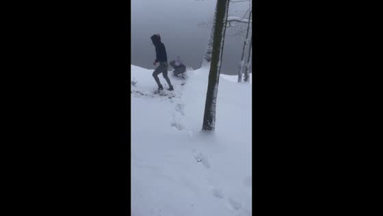 Baby’s sled ride takes an unexpected turn in Počúvadlo, Slovakia