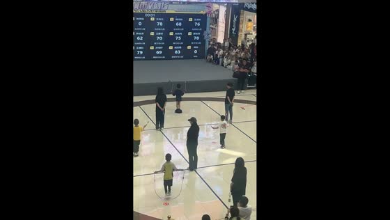 Boy continues jump rope after pants fall in Shandong, China