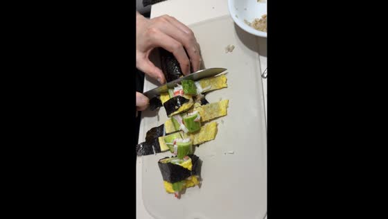 Failed kimbap attempt: kitchen mishaps