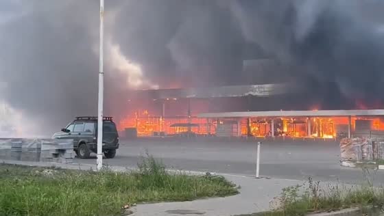 Ukrainian armed forces strike Donetsk hypermarket, fire breaks out