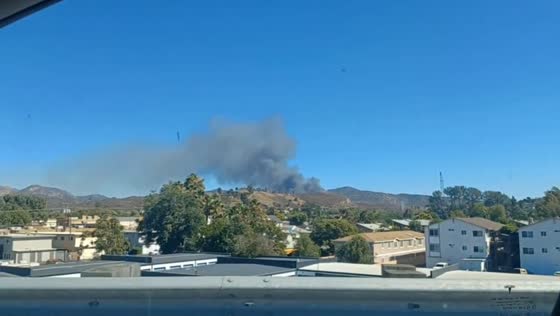 Massive wildfire burns near Los Coches in Lakeside, California
