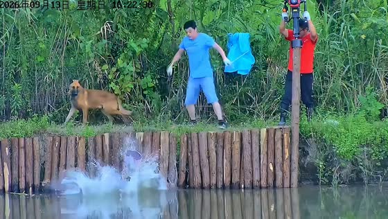 Man falls into river while installing retaining wall in Shanghai, China