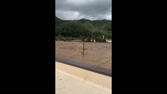 People stranded on hospital roof amid flooding in Erwin, Tennessee