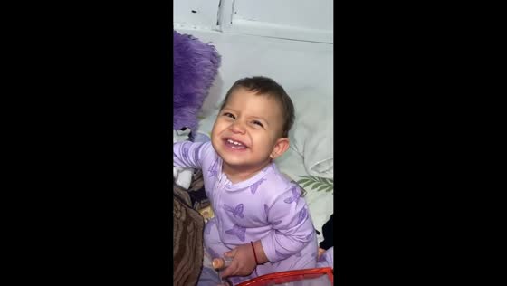 Baby hilariously smiles after biting older brother in Riohacha, Colombia