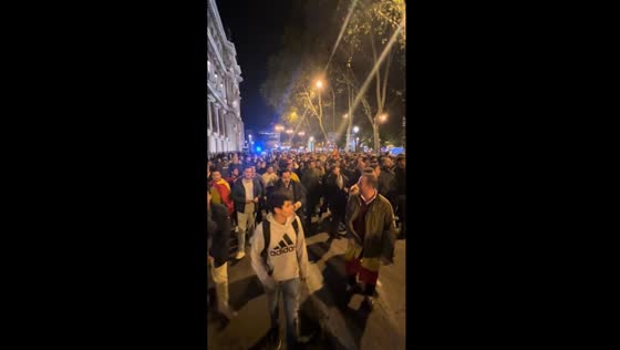 Protest erupts in Madrid: demonstrators rally against socialist-Catalan deal