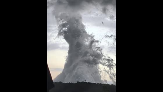Massive shelf cloud rolls over the Pocono Mountains in Pennsylvania, USA