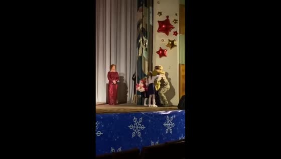 Heartwarming reunion between soldier and his daughters in Anzhero-Sudzhensk, Russia