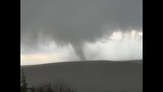 Video captures tornado's impact near Persia, Iowa