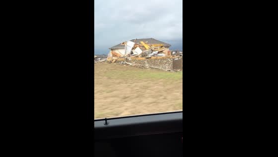 Nebraska tornado leaves trail of destruction