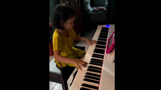 6 year old girl from Indonesia masterfully plays the piano!