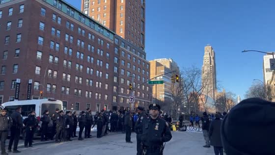 Columbia University protest blocks intersection in New York, USA