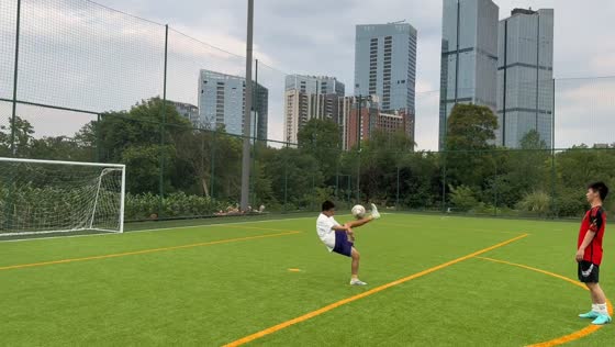 Overhead soccer kick backfires in Sichuan, China