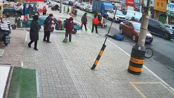 Bicycle and car collision captured on surveillance in Shandong Province