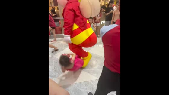 Child accidentally bumped by mascot in Yên Bái, Vietnam