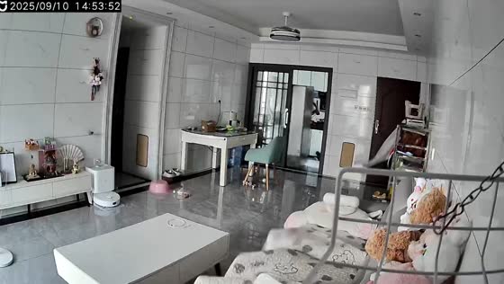 Strong winds move furniture indoors in Guangxi, China