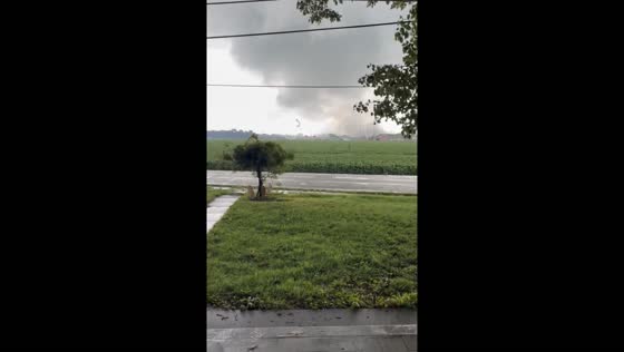 Tornado captured carrying debris in Mount Vernon, Indiana