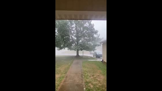 Severe thunderstorms bring heavy rain and strong winds to Kernersville, USA