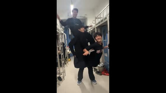 Playful balance challenge ends in a funny fall in Hebei, China